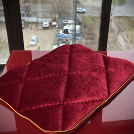 Матрасик из бархата с тонким кантом. 40*50 см